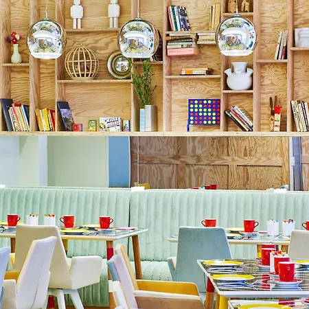 جوك - استوتيل 3* باريس