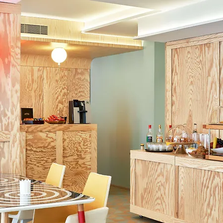 Joke - Astotel Paříž